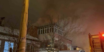 Çatıda çıkan yangın 2 saatte söndürüldü