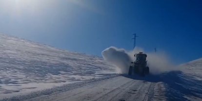 Kars Özel İdaresi bin saatlik çalışmayla kapalı köy yolu bırakmadı