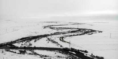 Kars’ta beyaz esaret değil, görsel şölen: Tarım arazileri ve menderesler büyülüyor