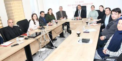 Kars Aile ve Sosyal Hizmetler İl Müdürlüğü aylık değerlendirme toplantısı yapıldı