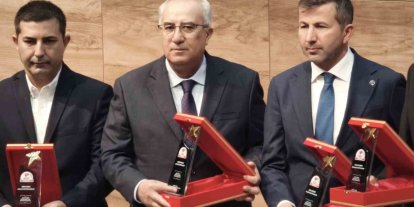 Çameli’ne çağ atlatan Başkan Arslan’a ’Yılın En Başarılı İlçe Belediye Başkanı’ ödülü verildi