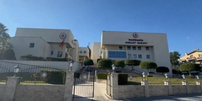 Motosiklete çarparak iki kişiyi yaralayan otomobil sürücüsü tutuklandı