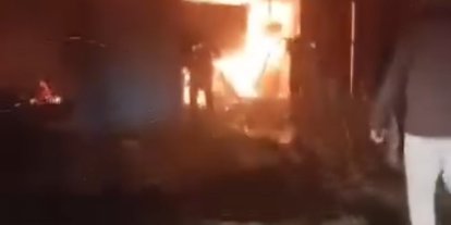 Garajda yangın çıktı traktör kullanılamaz hale geldi