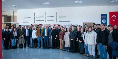 Mühendislik Mimarlık Fakültesinde rektör-öğrenci buluşması
