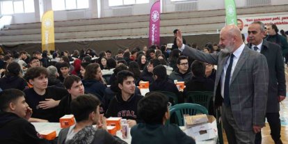 Başkan Çolakbayrakdar: "Güçlü Türkiye’nin temeli gençlerimizdir"