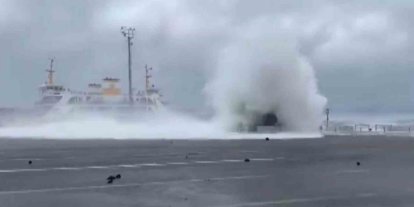 Yalova’daki fırtınadan çarpıcı görüntüler