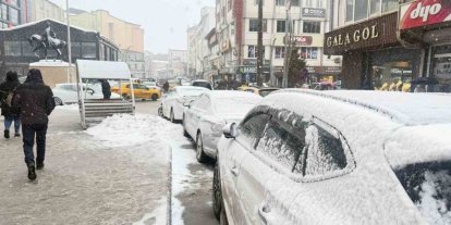 Hakkari’de kar yağışı