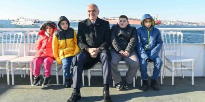 Bakan Ersoy, köyde başlayan hikayeyi boğaza taşıdı