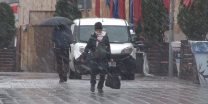 Esenler’de kar yağışı