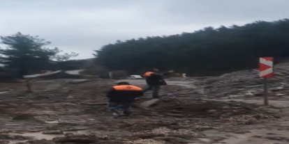 İnebolu-Doğanyurt-Cide karayolu heyelan sebebiyle ulaşıma kapandı