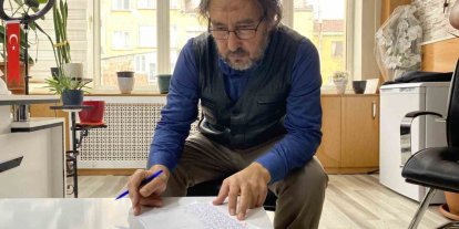 Kaybettiği telefonu için şiir yazdı