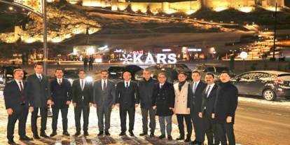 Vali Polat idareciler günü dolayısıyla mülki idare amirleriyle buluştu