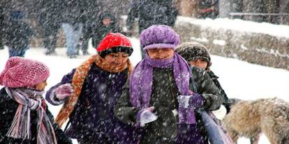 Sarıkamış’ta kar ve olumsuz hava şartları eğitimi durdurdu
