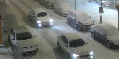 Kars’ta kar ve tipiden göz gözü görmüyor