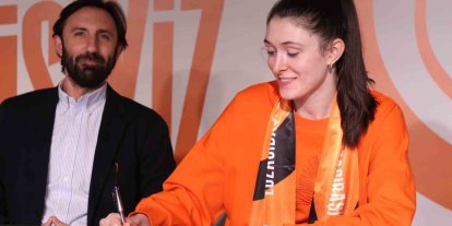 Eczacıbaşı Dynavit, Dana Rettke ile sözleşme yeniledi