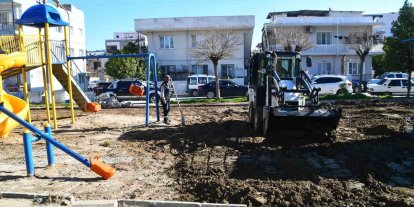 Söke Belediyesi parkları yenilemeye devam ediyor