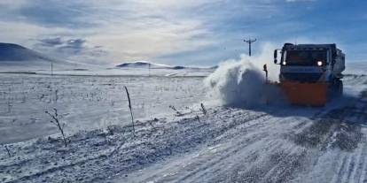 Kars'ta 200 köy yolu ulaşıma kapandı