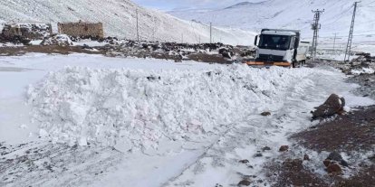 Iğdır’da karla mücadele çalışmaları aralıksız sürüyor