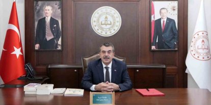 Bakan Tekin: "Evlatlarımızın karne heyecanını içtenlikle paylaşıyorum"