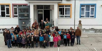 Burhaniye’de köy okullarındaki öğrencilere konser sürprizi