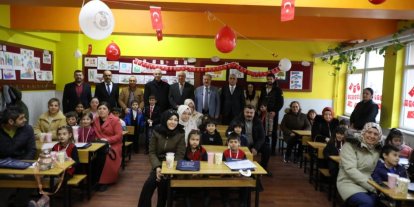 Başkan Palancıoğlu, yarıyıl tatiline çıkan öğrencilere karnelerini verdi