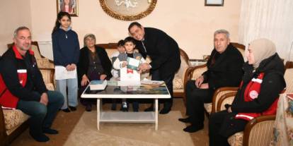 Kars’ta, gazi çocuklarının ilk karne heyecanı paylaşıldı