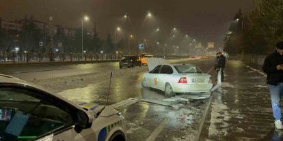 Pert olan otomobilden burnu kanamadan çıktı