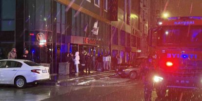 Otel bodrumunda çıkan yangın paniğe neden oldu