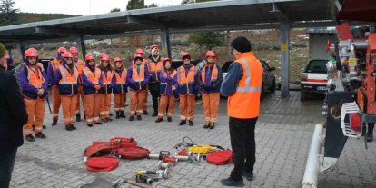 Kütahya’da arama kurtarma gönüllülerine orman yangınlarına müdahale eğitimi