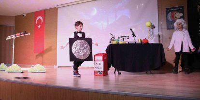 Keçiören Belediyesi’nde öğrenciler bilimi sahneye taşıdı