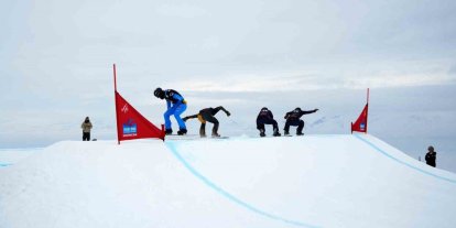 Snowboard’un yıldızları Ergan Dağı’nda buluştu