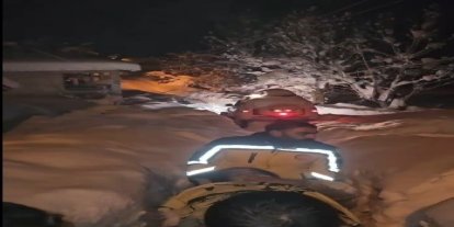 Tunceli’de kapalı yollar aşıldı, ayağı kırılan yaşlı kadın hastaneye ulaştırıldı