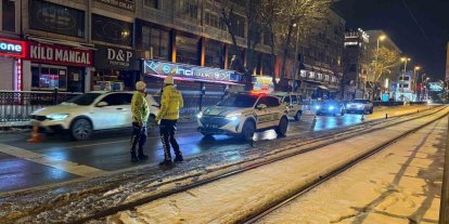 Otomobil yayaya çarptı: 1 ağır yaralı