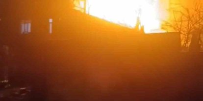 Ümraniye’de korkutan çatı yangını