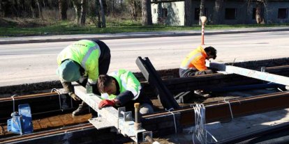 Kartepe tramvay hattında ray döşeme çalışmaları başladı