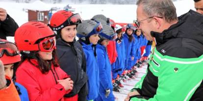Kars Valisi Ziya Polat, “Karın Yıldızları Sarıkamış’ta” Projesi Kapsamında Öğrencilerle Buluştu
