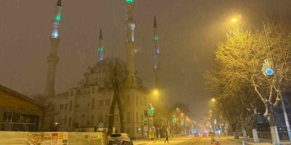 Iğdır’da kar yağışı etkisini sürdürüyor