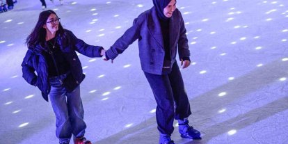 İzmir’de kışın keyfi buzda yaşanıyor