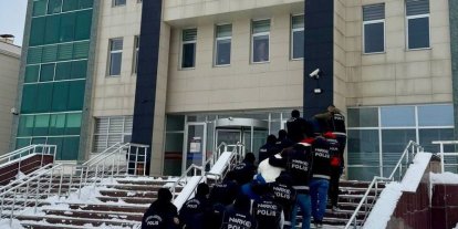 Sarıkamış’ta uyuşturucu taciri 5 kişi tutuklandı