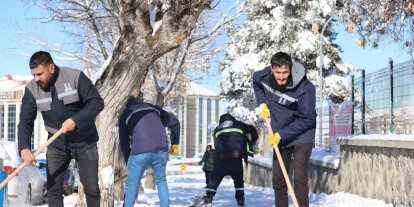 Başkan Sekmen: "Bin 200 personel ve 400 araçla karla mücadele ediyoruz"
