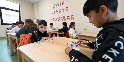 Mersin’de çocuklar hem öğreniyor hem sosyalleşiyor