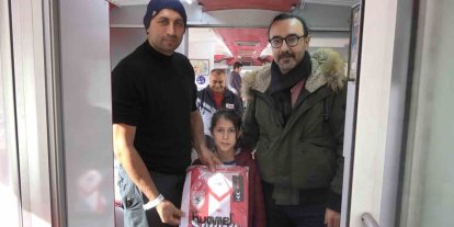 Kan bağışlayana forma ve maç bileti hediye