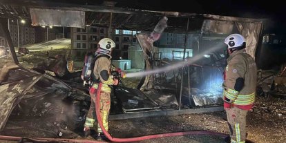 Hatay’da yanan konteyner kullanılmaz hale geldi