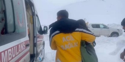 Yoğun kar ve zorlu şartlara rağmen hayat kurtaran müdahale