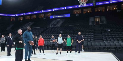 Cumhurbaşkanı Erdoğan, Shaquille O’Neal ile basketbol oynadı