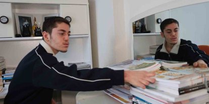 18 günlükken uzuvlarını kaybeden genç azmiyle örnek oluyor