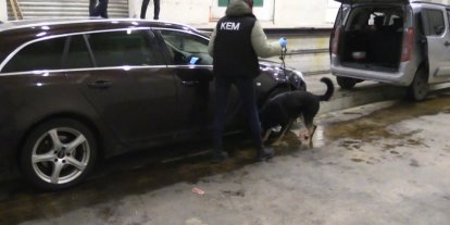 Uyuşturucuyu tampondan egzoza, stepneden tavana gizlemişler