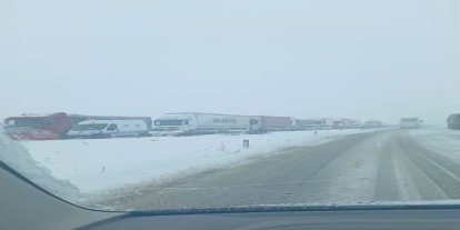 Sivas’ta ulaşıma kar engeli: Sivas-Malatya ve Sivas-Kayseri kara yolları trafiğe kapatıldı