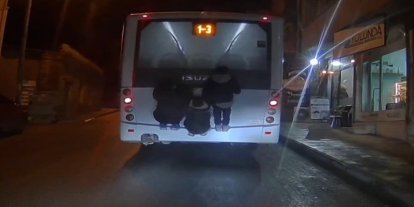 Otobüsün arkasında ölümle dans