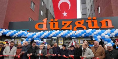 Düzgün marketler 25’nci şubesini törenle açtı